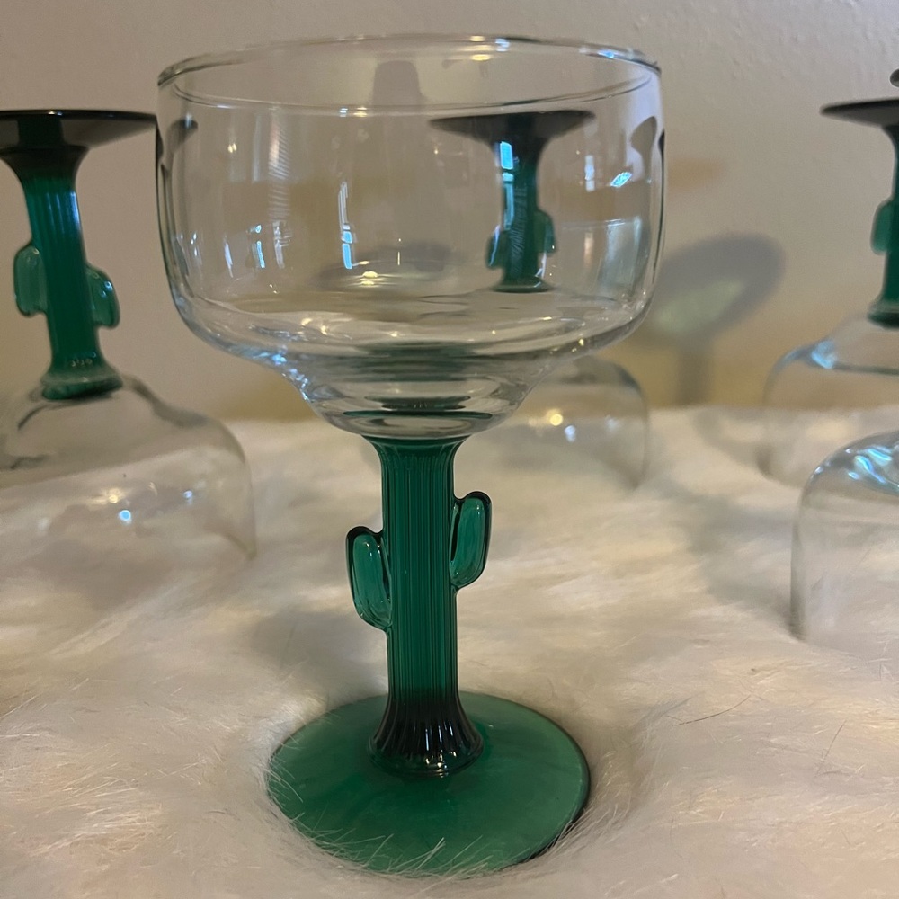 Set of 2 Libbey Juniper Green Stem Cactus Margarita Cocktail Glasses 12oz